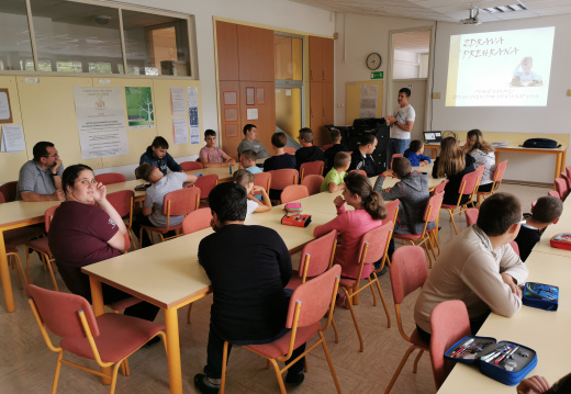 Športni dan - zdrava prehrana in pohod