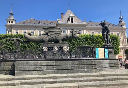 8-1 (1570 visits) 8-1
