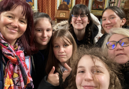 02 D502FF40-7EFD-4124-9B24-19584DF57387