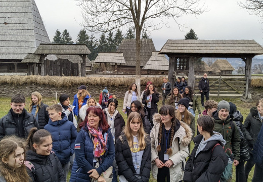 02 DC6F54A1-8BFC-41C4-8963-3DE1D0082667