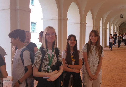 f428bcf7-e9e5-4716-ab94-e847efc8c935