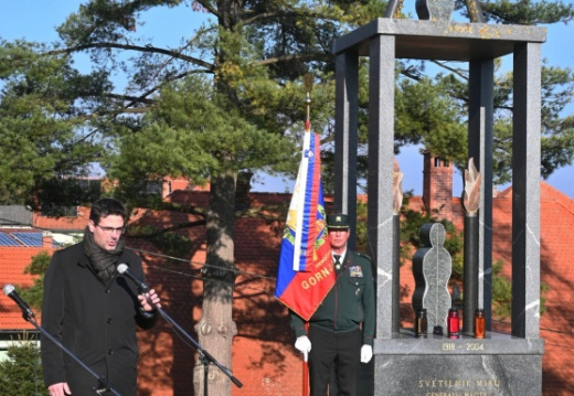 B DMZ 5882 (961 visits) B DMZ 5882
