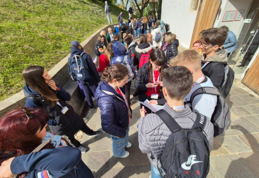 01 ponedeljek (17) (623 visits) 01 ponedeljek (17)