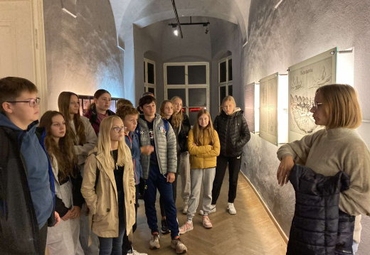 32 (444 visits) 32