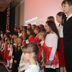 Božično-novoletna predstava in bazar